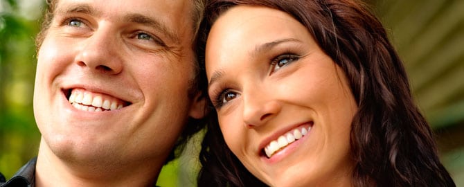 Couple with healthy teeth